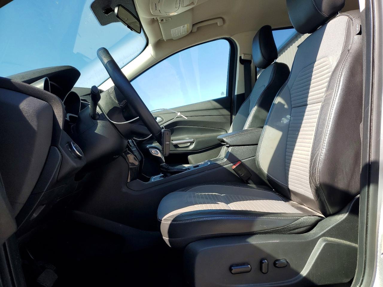 2019 FORD ESCAPE SE photo 19