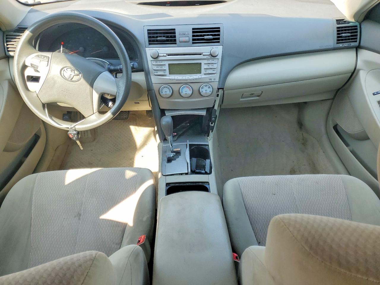 2011 TOYOTA CAMRY photo 15
