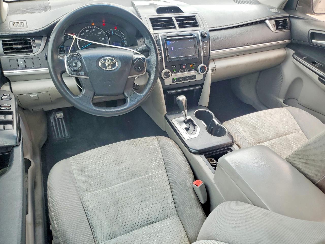 2012 TOYOTA CAMRY LE photo 22