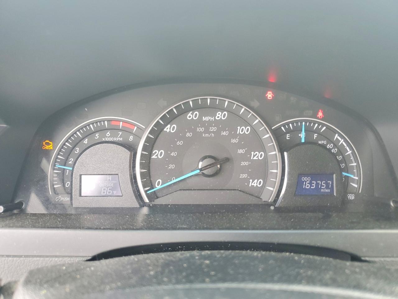 2012 TOYOTA CAMRY LE photo 25