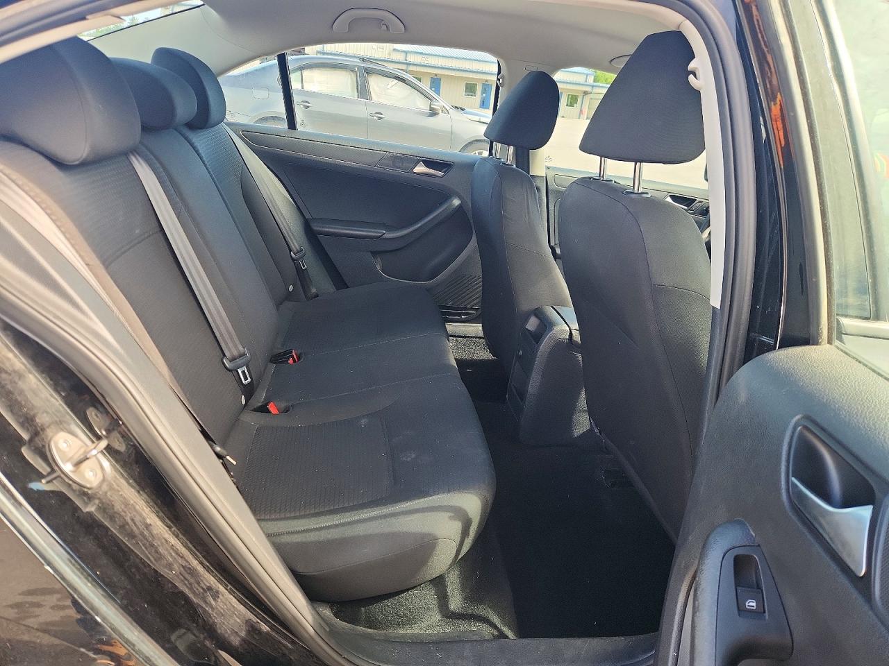 2016 VOLKSWAGEN JETTA S photo 28