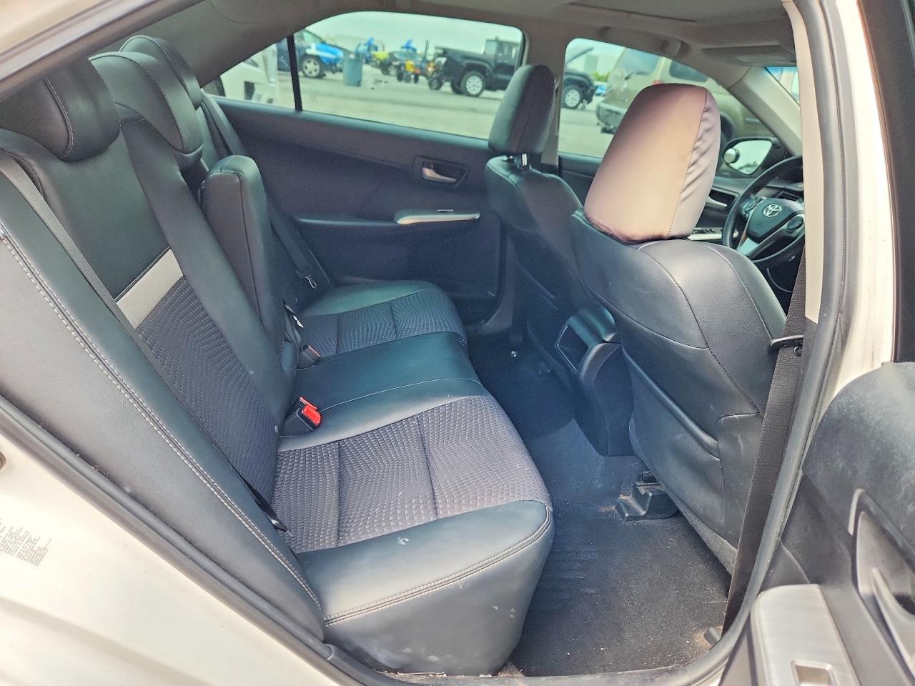 2012 TOYOTA CAMRY SE photo 19