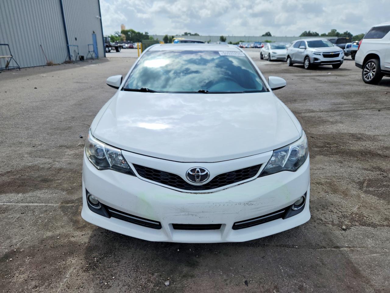 2012 TOYOTA CAMRY SE photo 9