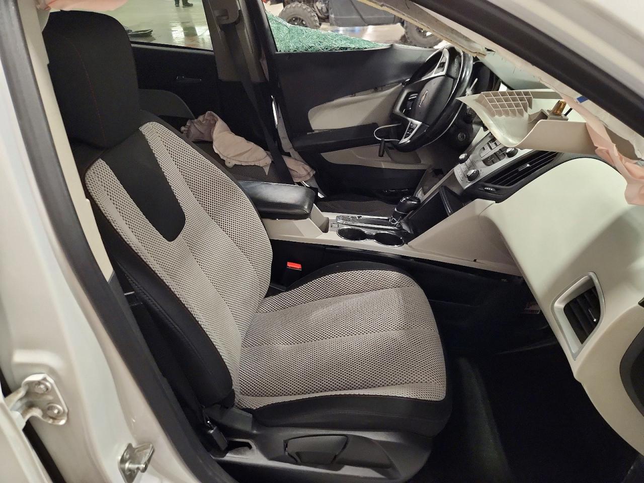 2017 CHEVROLET EQUINOX LT photo 13