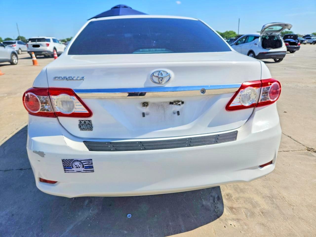 2012 TOYOTA COROLLA L photo 11