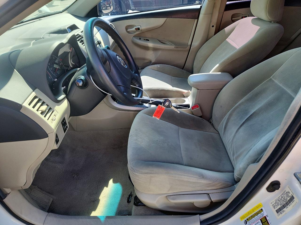 2012 TOYOTA COROLLA L photo 13
