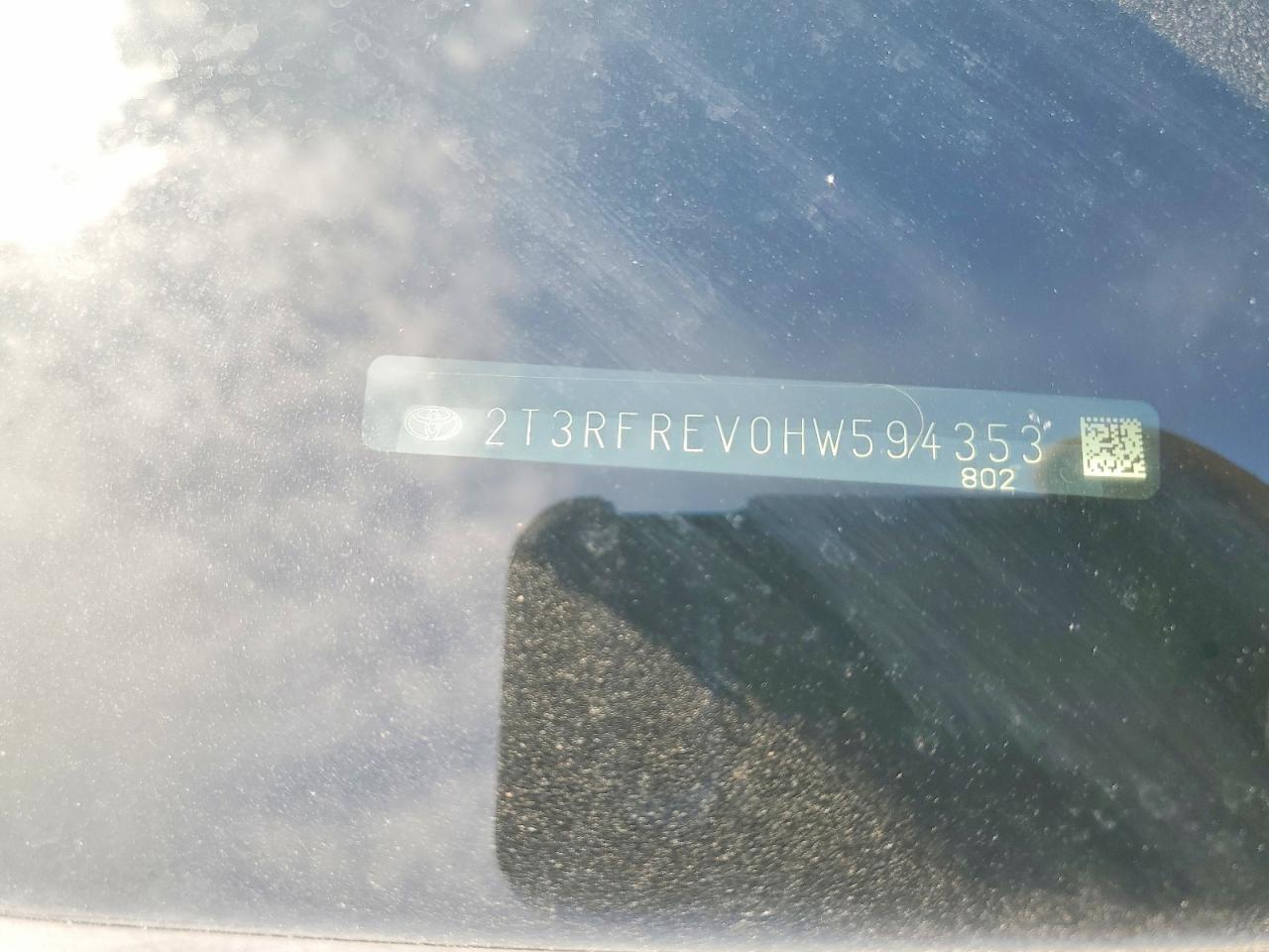 2017 TOYOTA RAV4 XLE photo 37