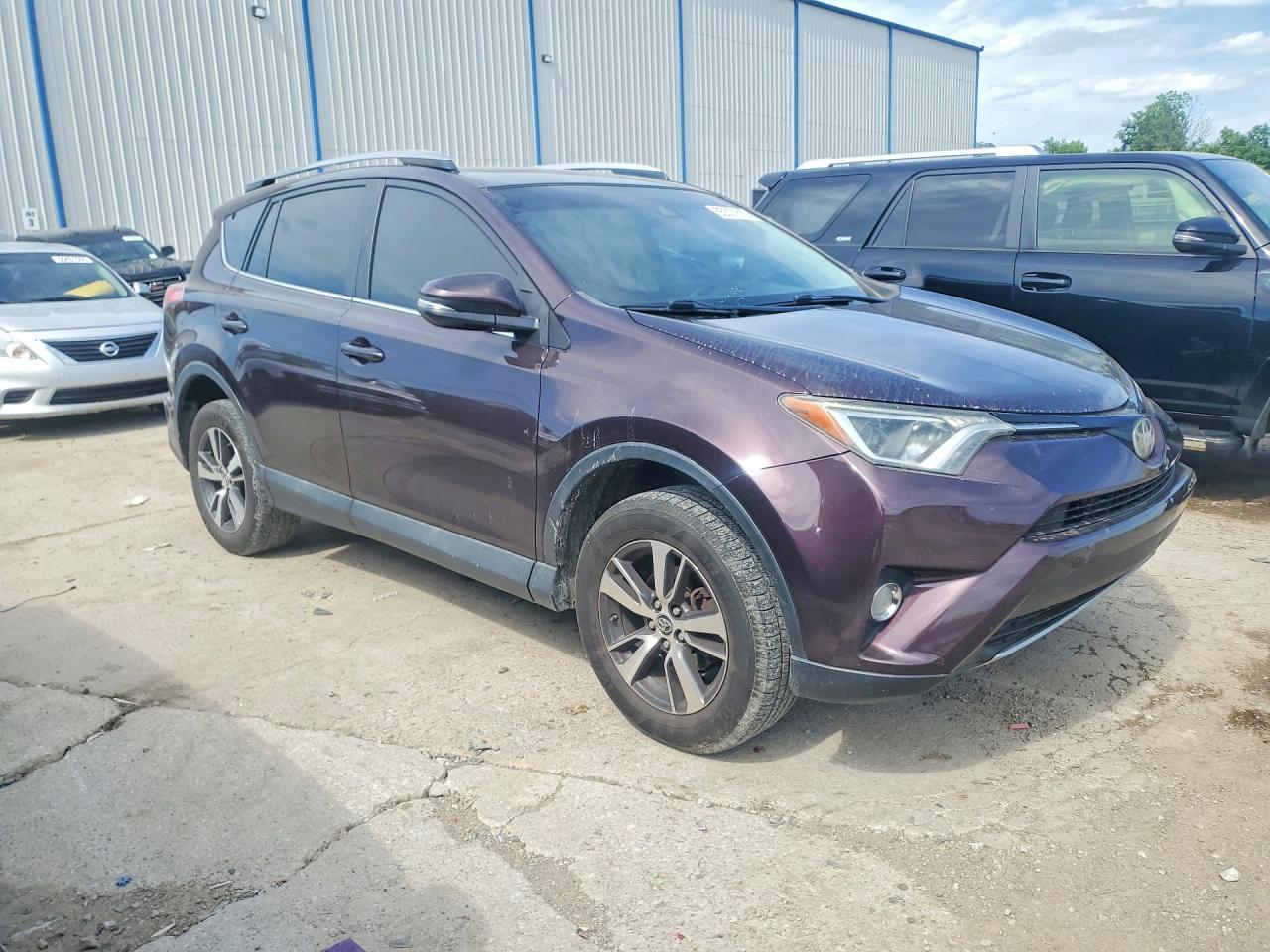 2017 TOYOTA RAV4 XLE photo 10