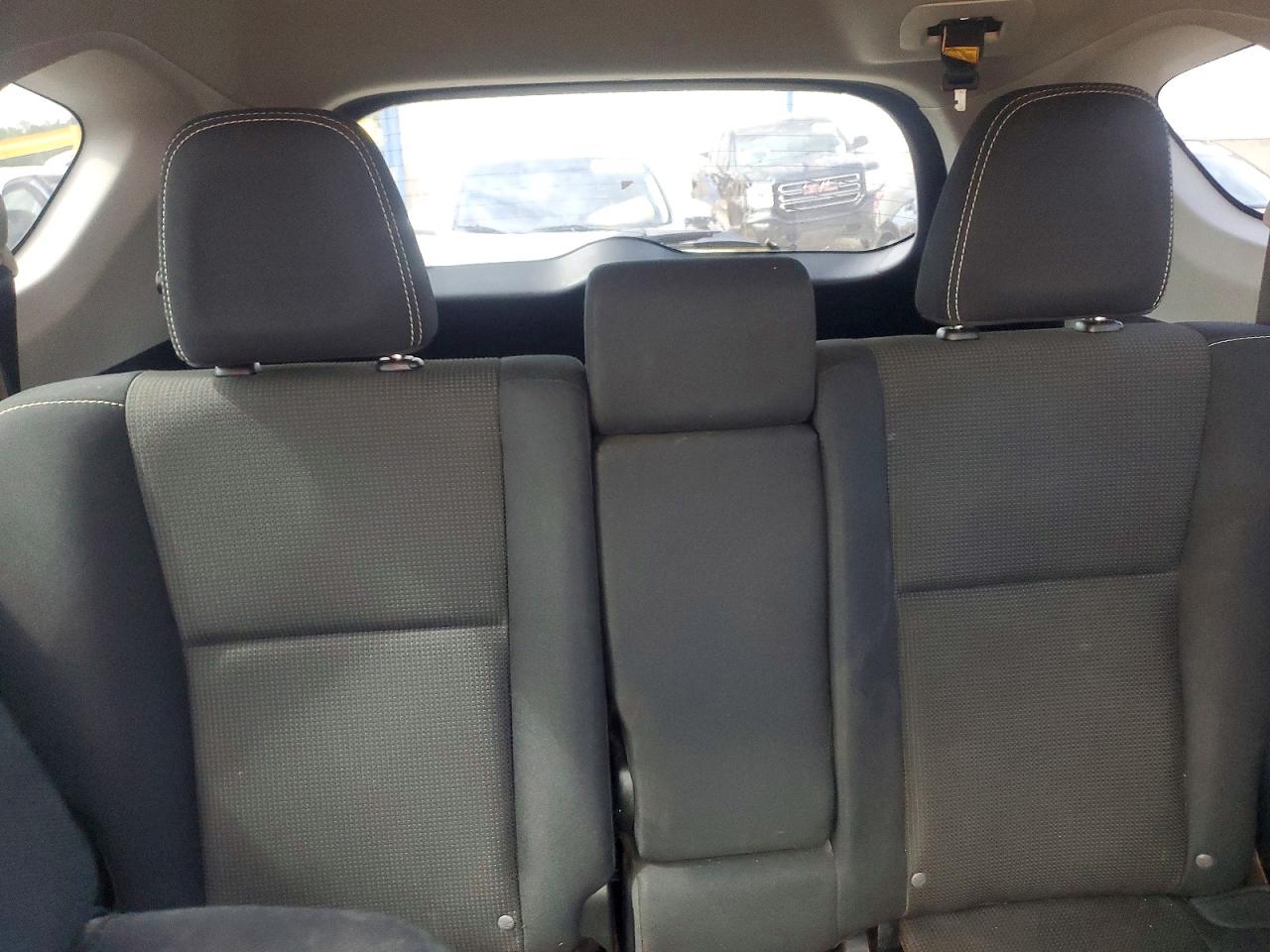 2017 TOYOTA RAV4 XLE photo 28
