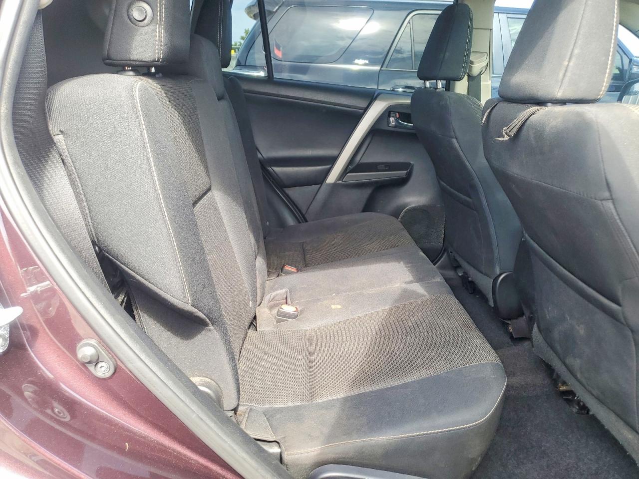 2017 TOYOTA RAV4 XLE photo 31