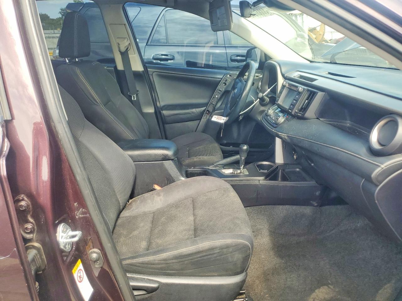 2017 TOYOTA RAV4 XLE photo 19