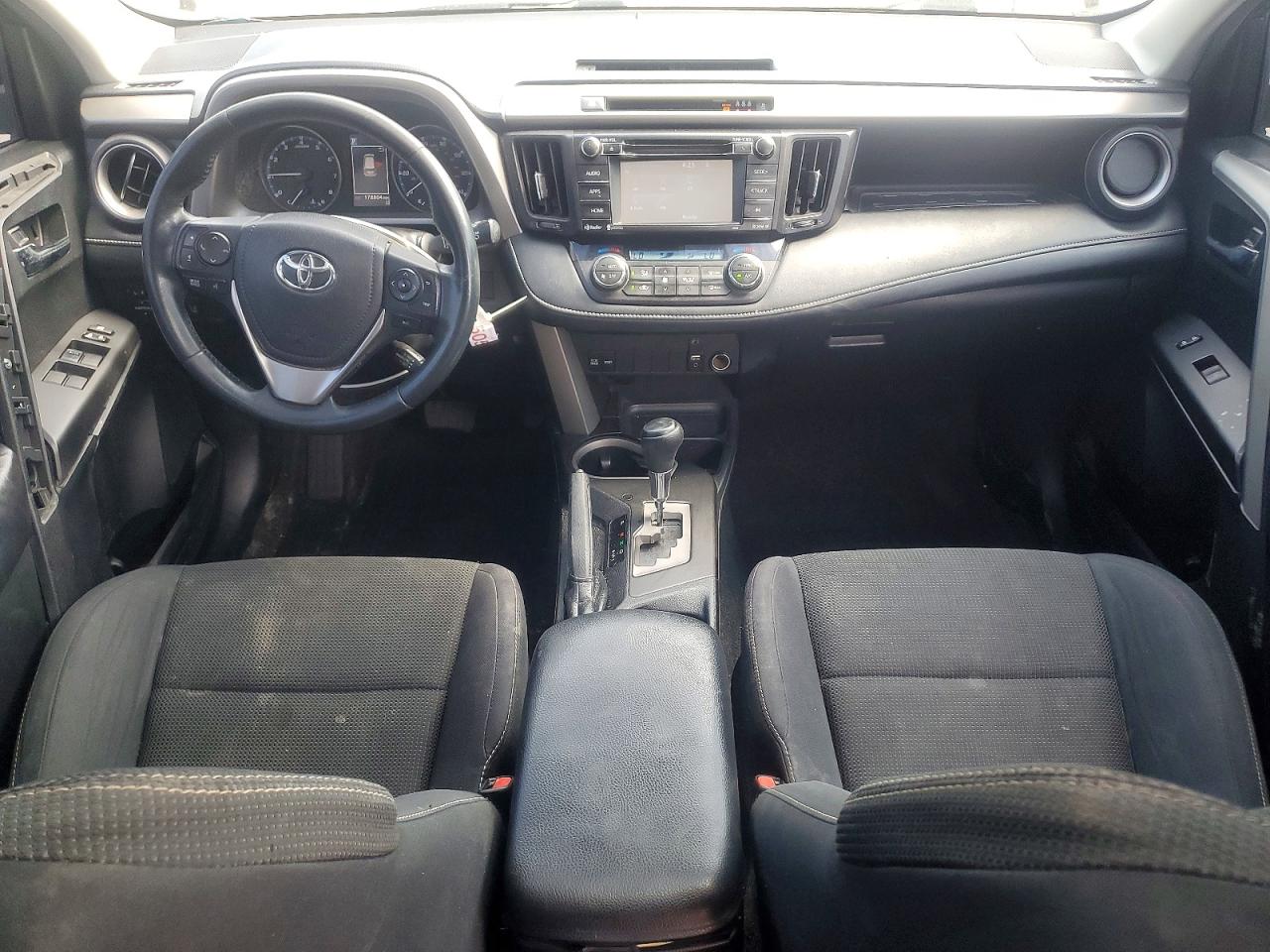 2017 TOYOTA RAV4 XLE photo 22