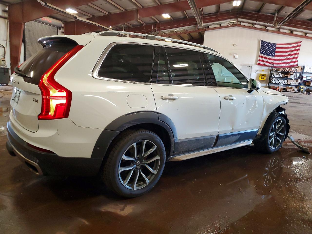 2018 VOLVO XC90 T6 photo 3
