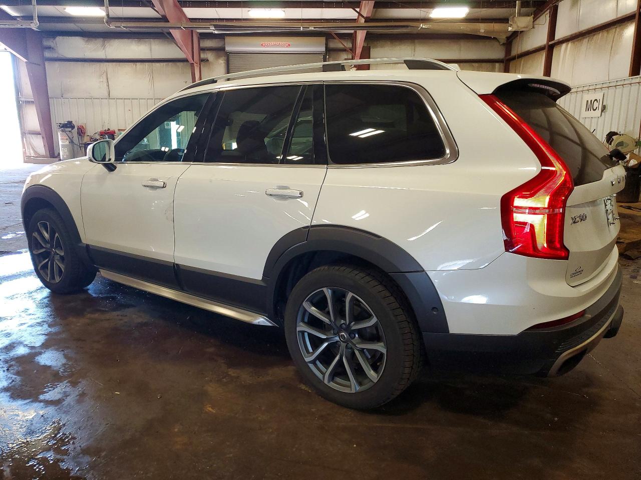 2018 VOLVO XC90 T6 photo 2
