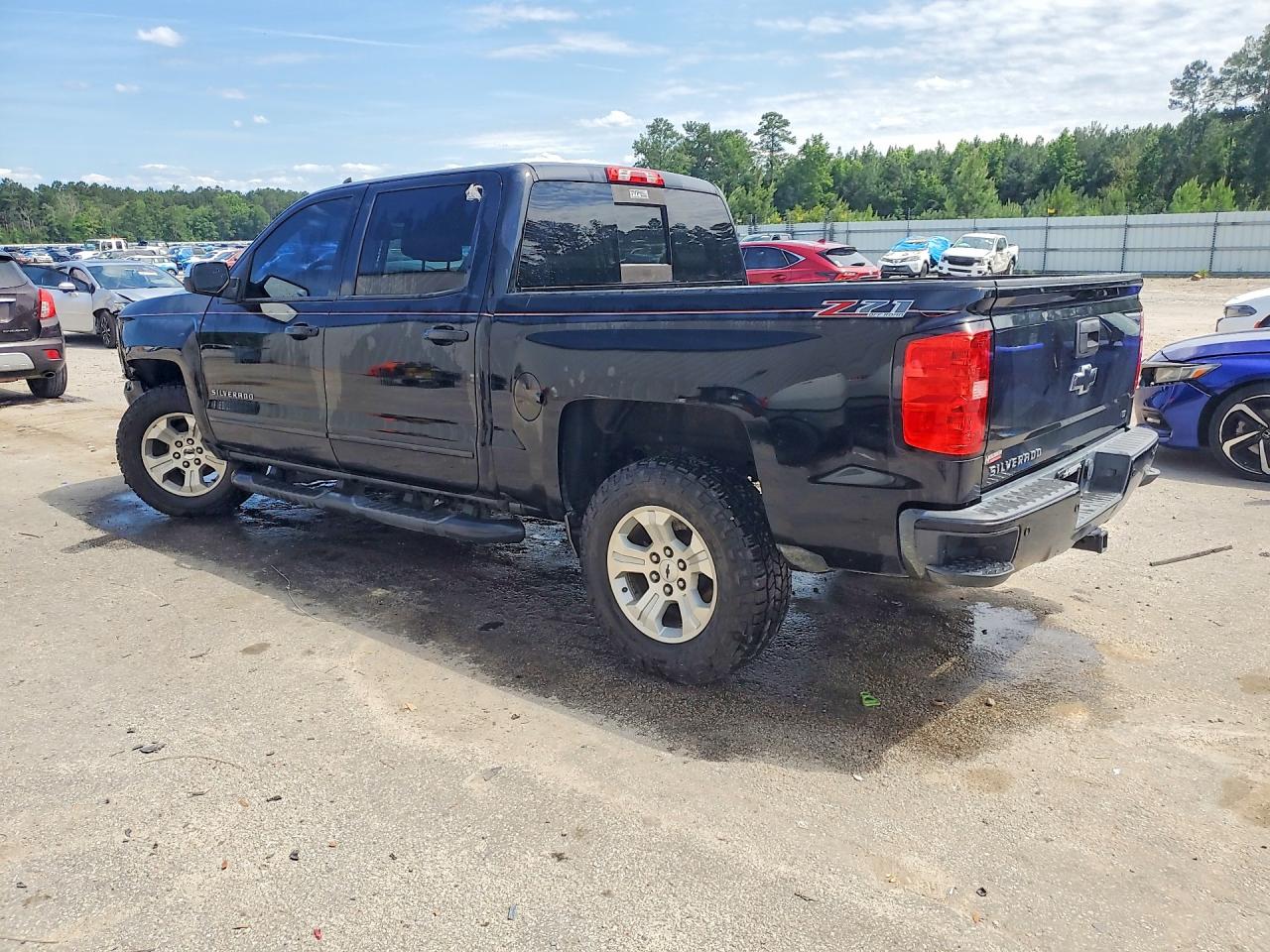 2017 CHEVROLET SILVERADO K1500 LT photo 4