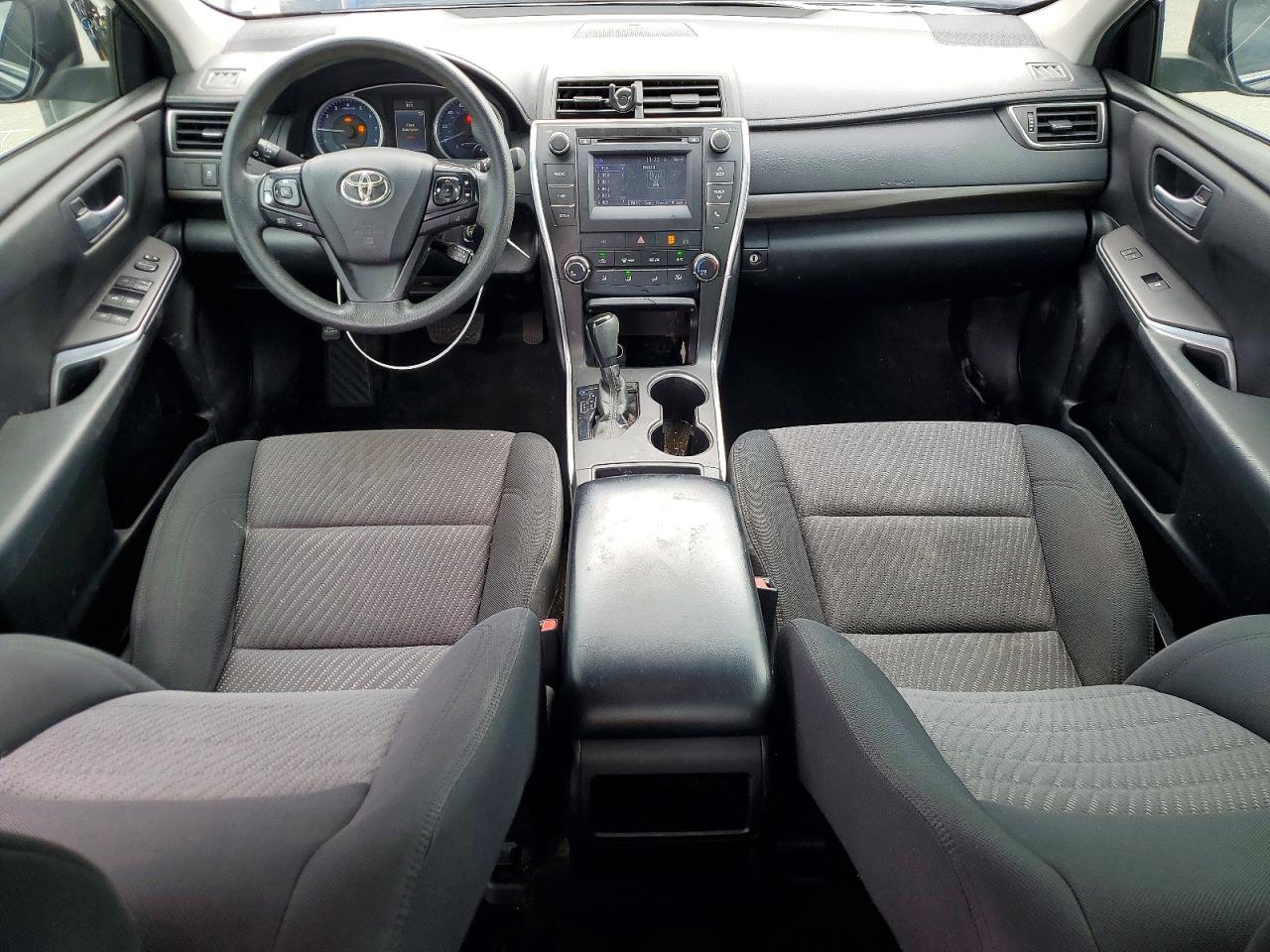 2016 TOYOTA CAMRY LE photo 15