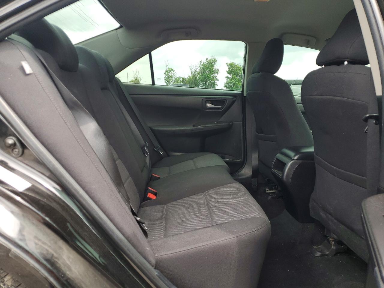 2016 TOYOTA CAMRY LE photo 19