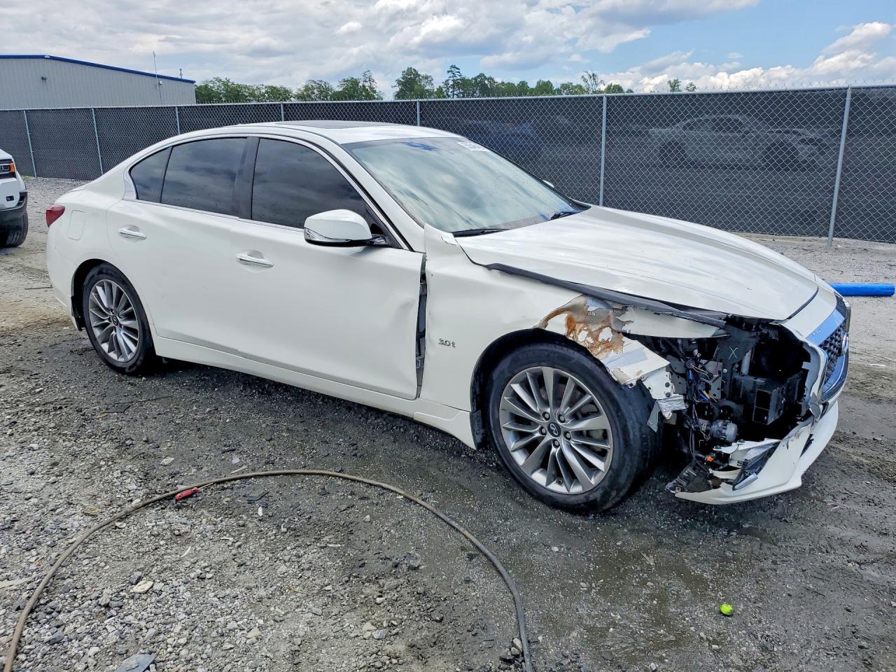 2018 INFINITI Q50 3.0T LUXE photo 7