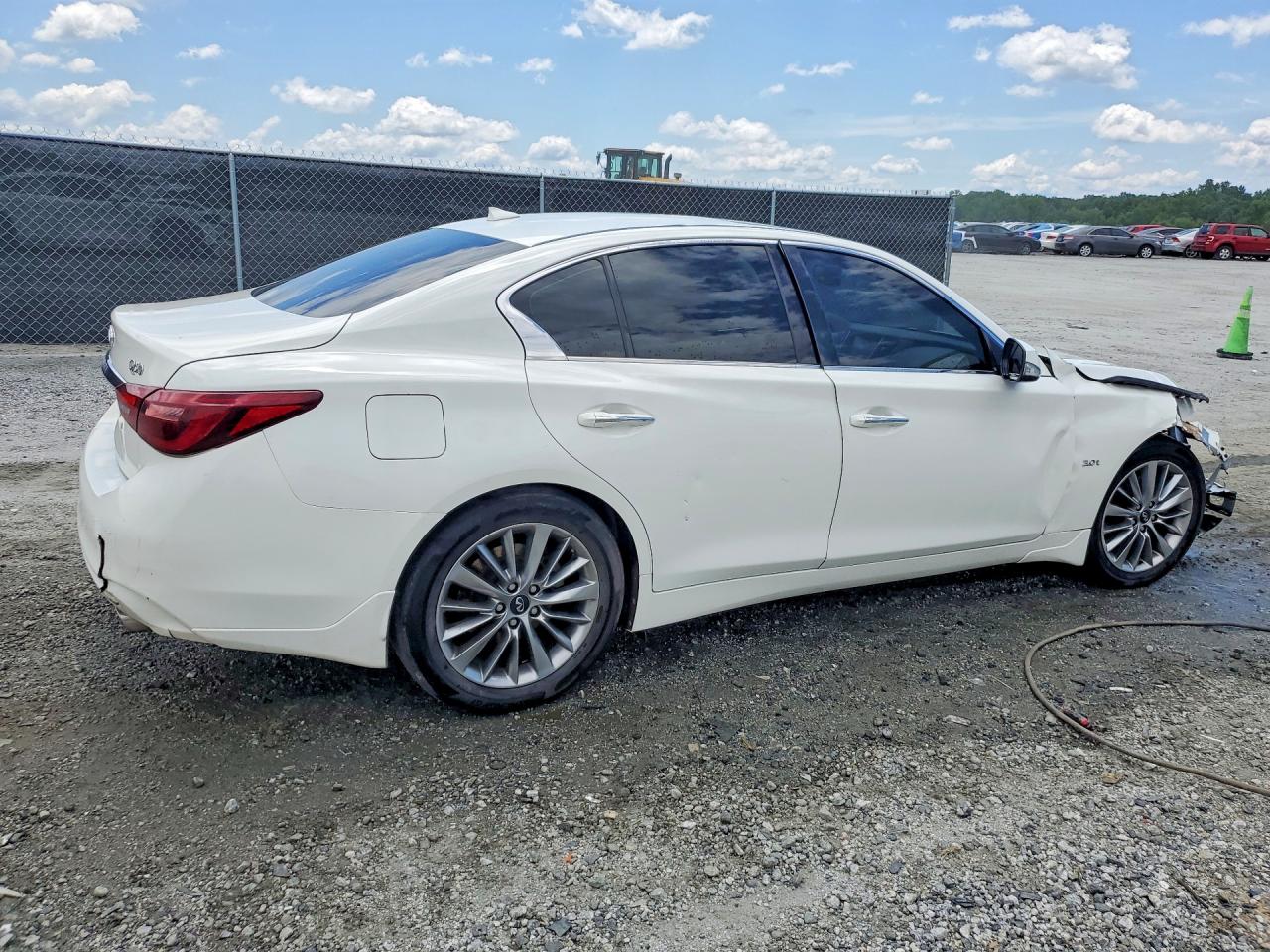 2018 INFINITI Q50 3.0T LUXE photo 5