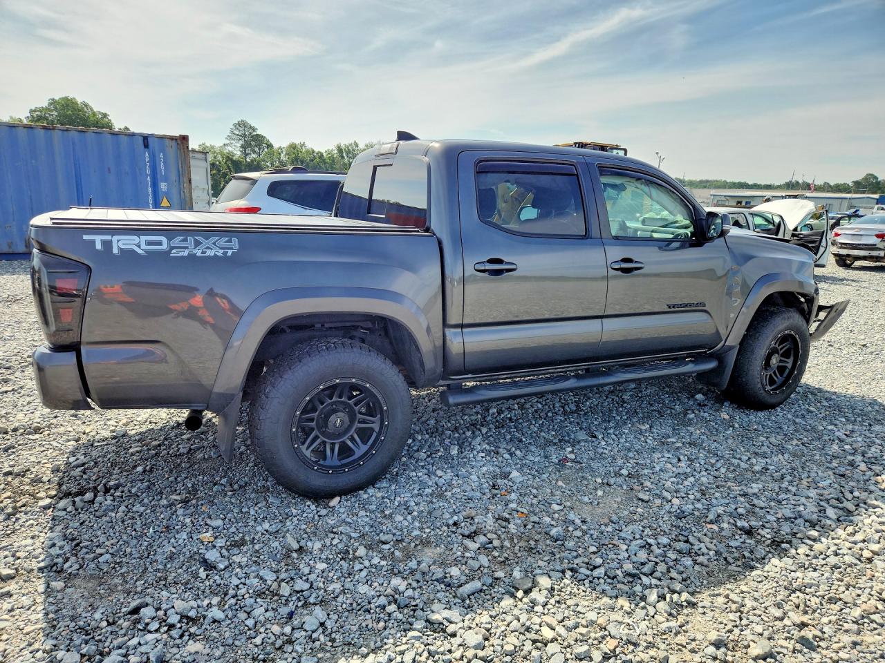 2019 TOYOTA TACOMA TRD SPORT photo 5