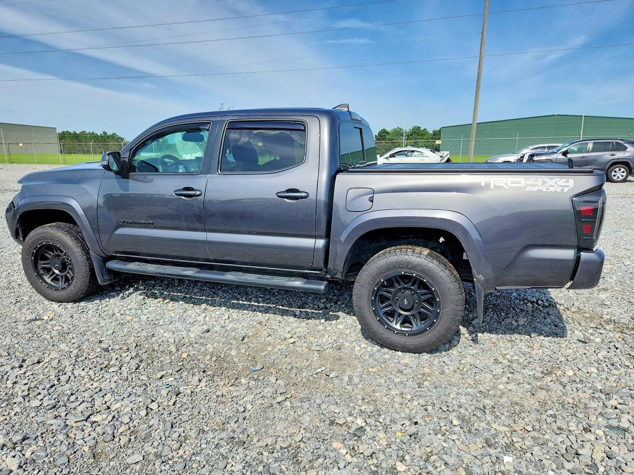 2019 TOYOTA TACOMA TRD SPORT photo 3
