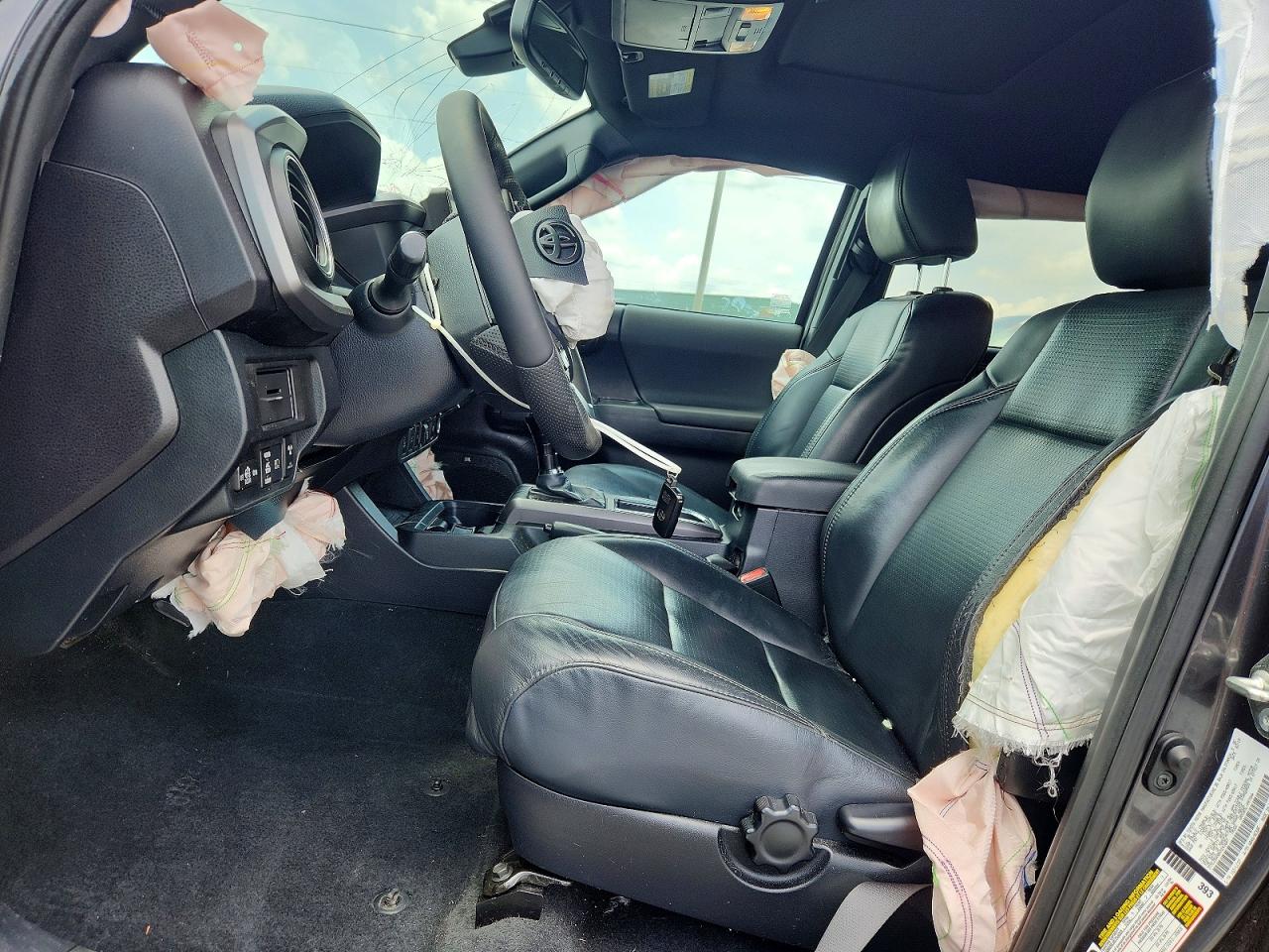 2019 TOYOTA TACOMA TRD SPORT photo 13