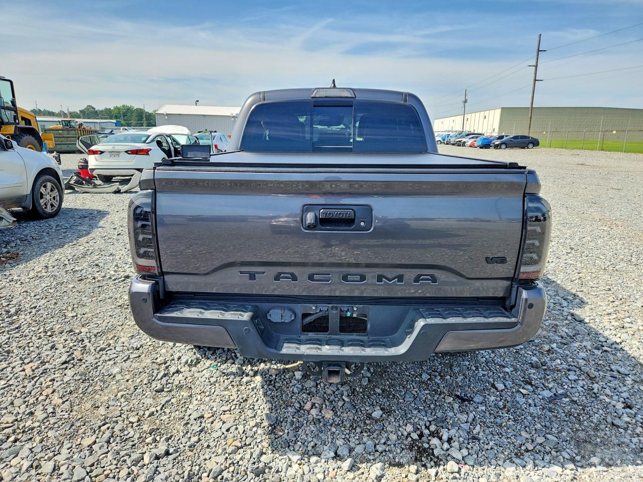 2019 TOYOTA TACOMA TRD SPORT photo 11