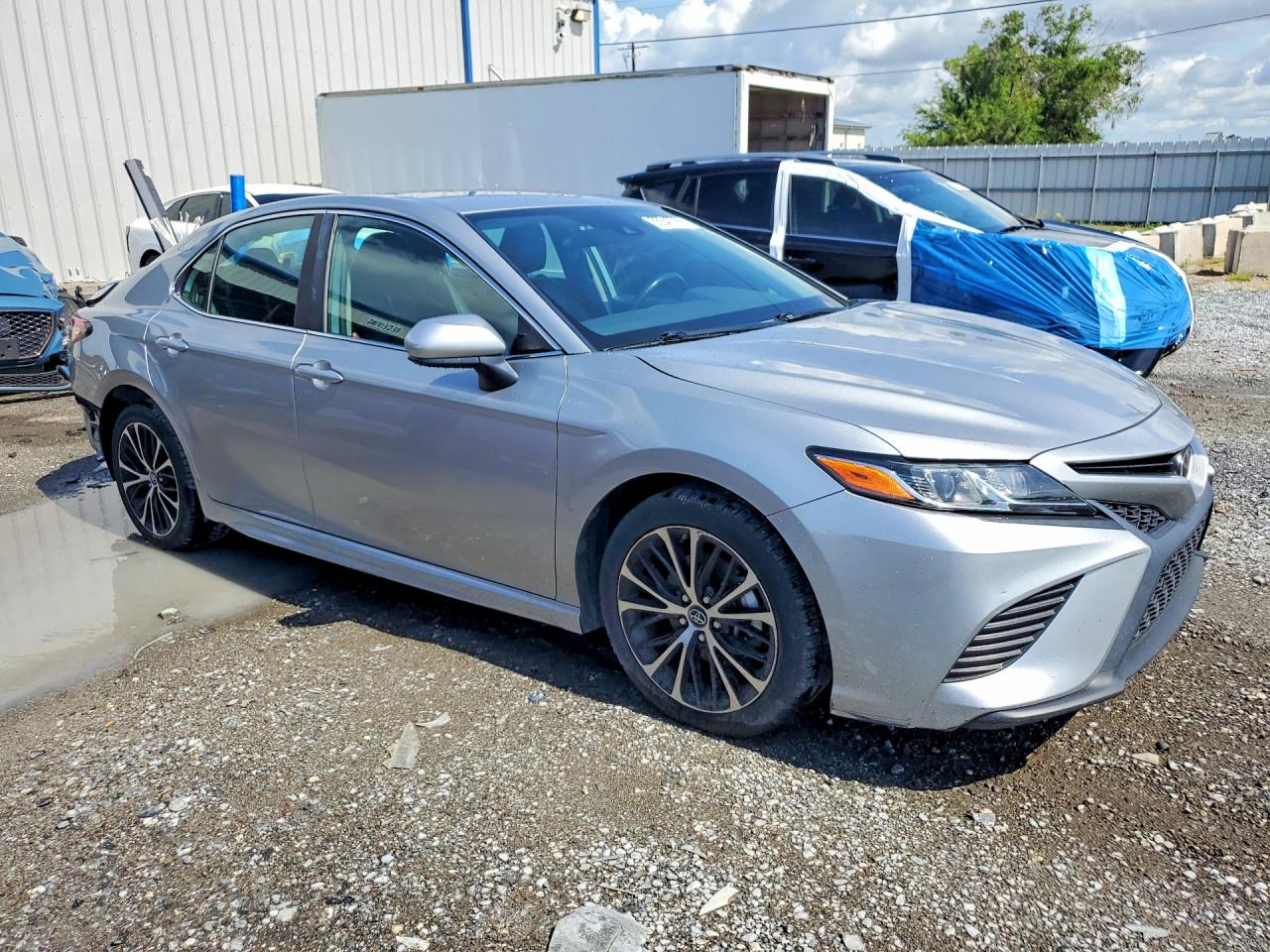 2019 TOYOTA CAMRY SE photo 4
