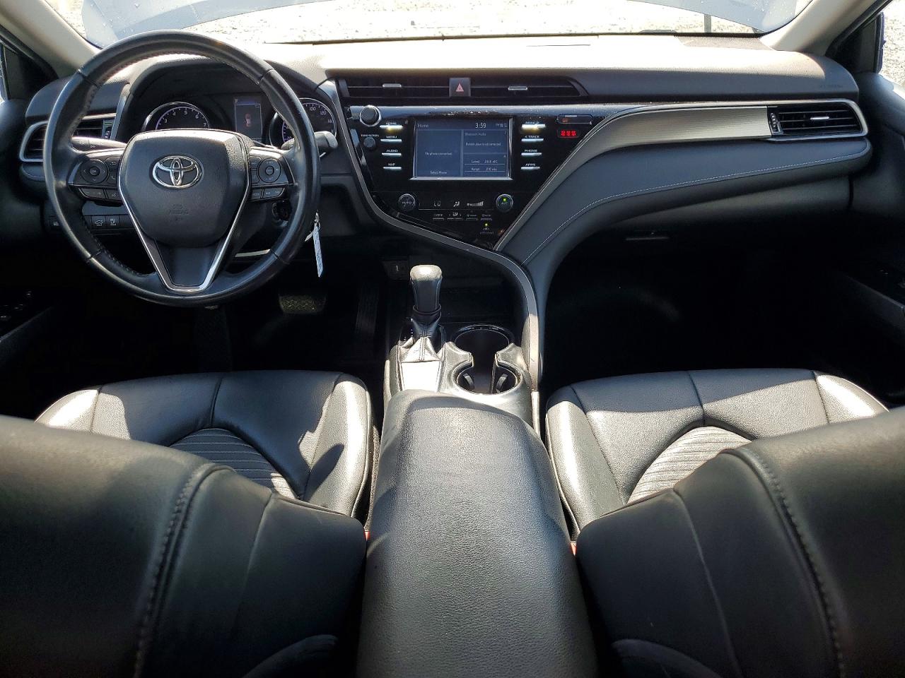2019 TOYOTA CAMRY SE photo 8