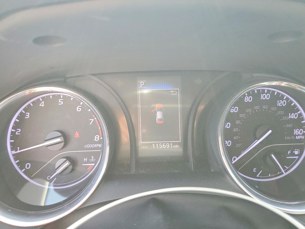 2019 TOYOTA CAMRY SE photo 9