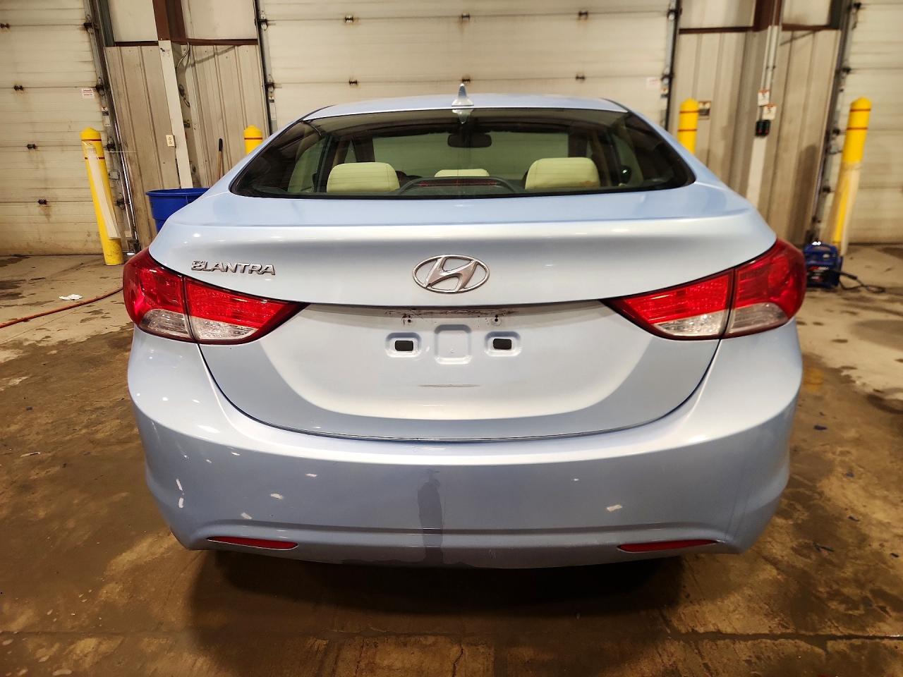 2012 HYUNDAI ELANTRA GLS photo 16
