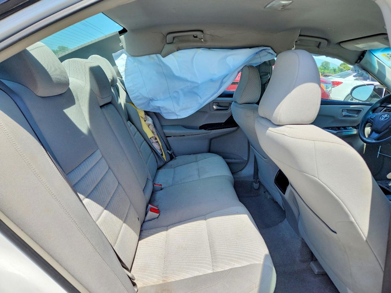 2017 TOYOTA CAMRY LE photo 28
