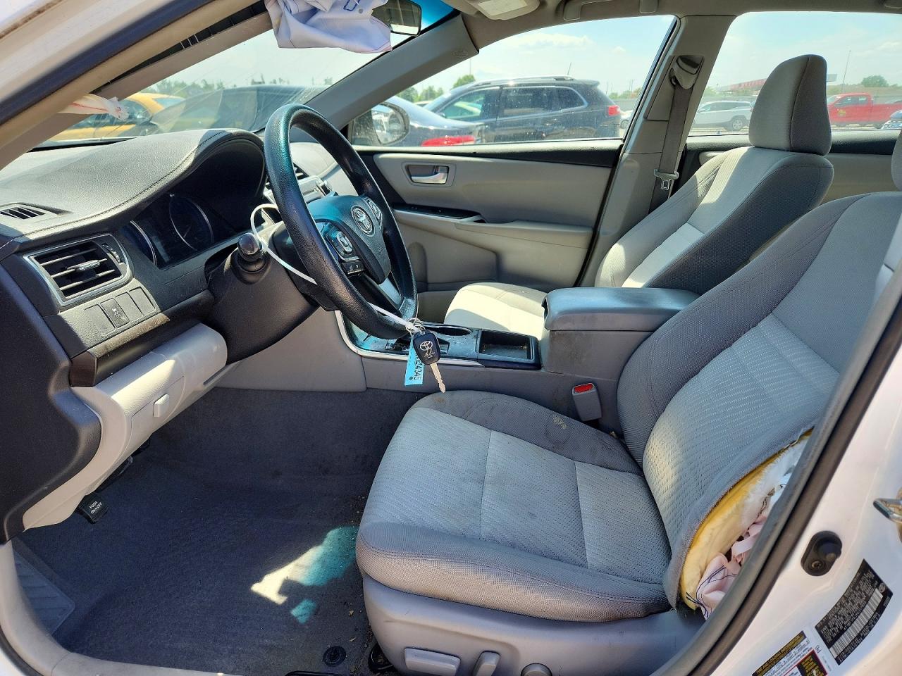 2017 TOYOTA CAMRY LE photo 19
