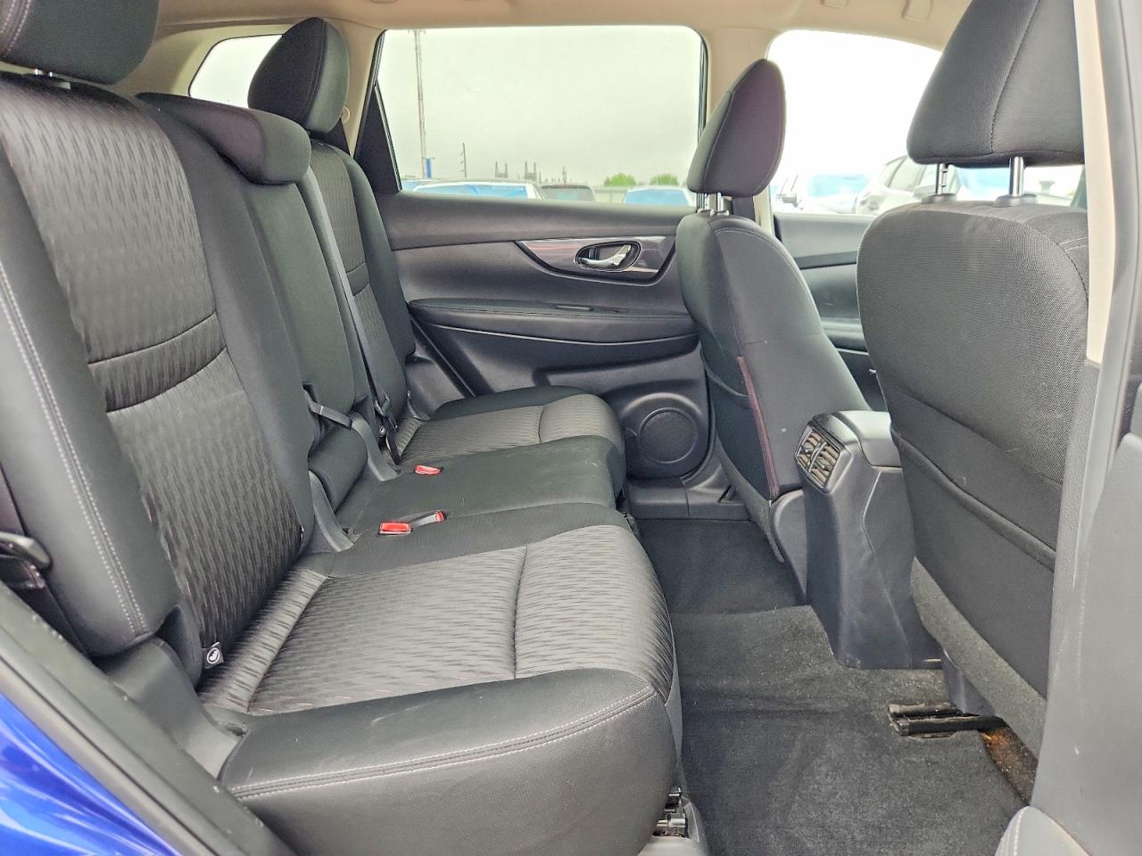 2018 NISSAN ROGUE S photo 21