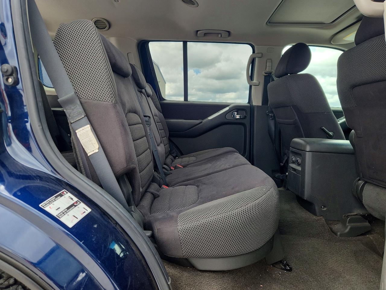 2009 NISSAN PATHFINDER S photo 21