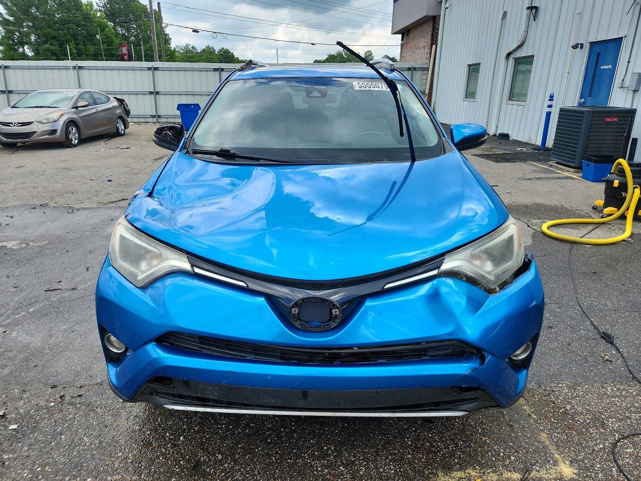 2017 TOYOTA RAV4 XLE photo 13
