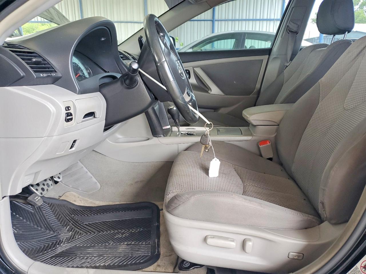 2010 TOYOTA CAMRY SE photo 7