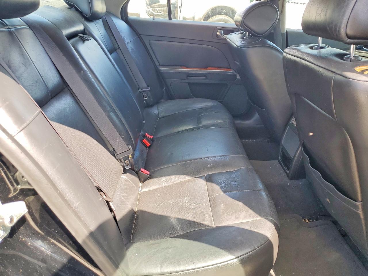 2005 CADILLAC STS photo 28