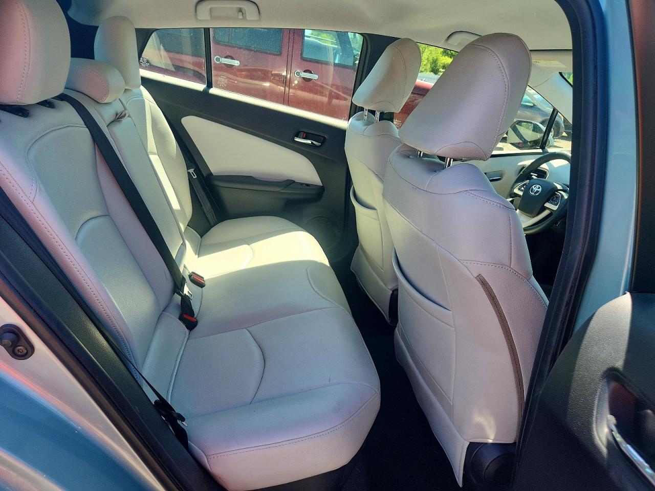 2018 TOYOTA PRIUS TWO ECO photo 19