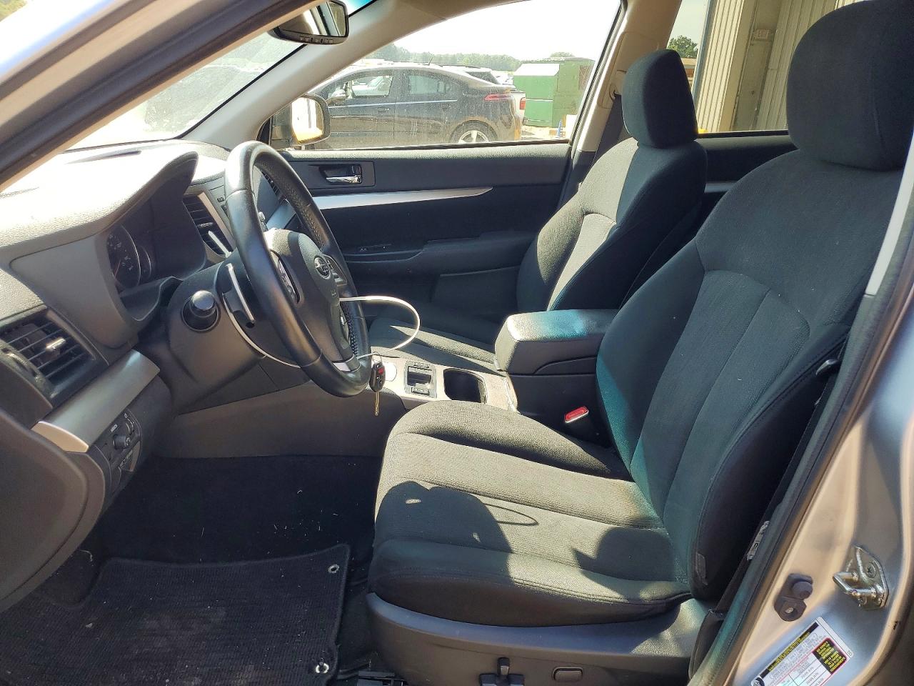 2014 SUBARU OUTBACK photo 13