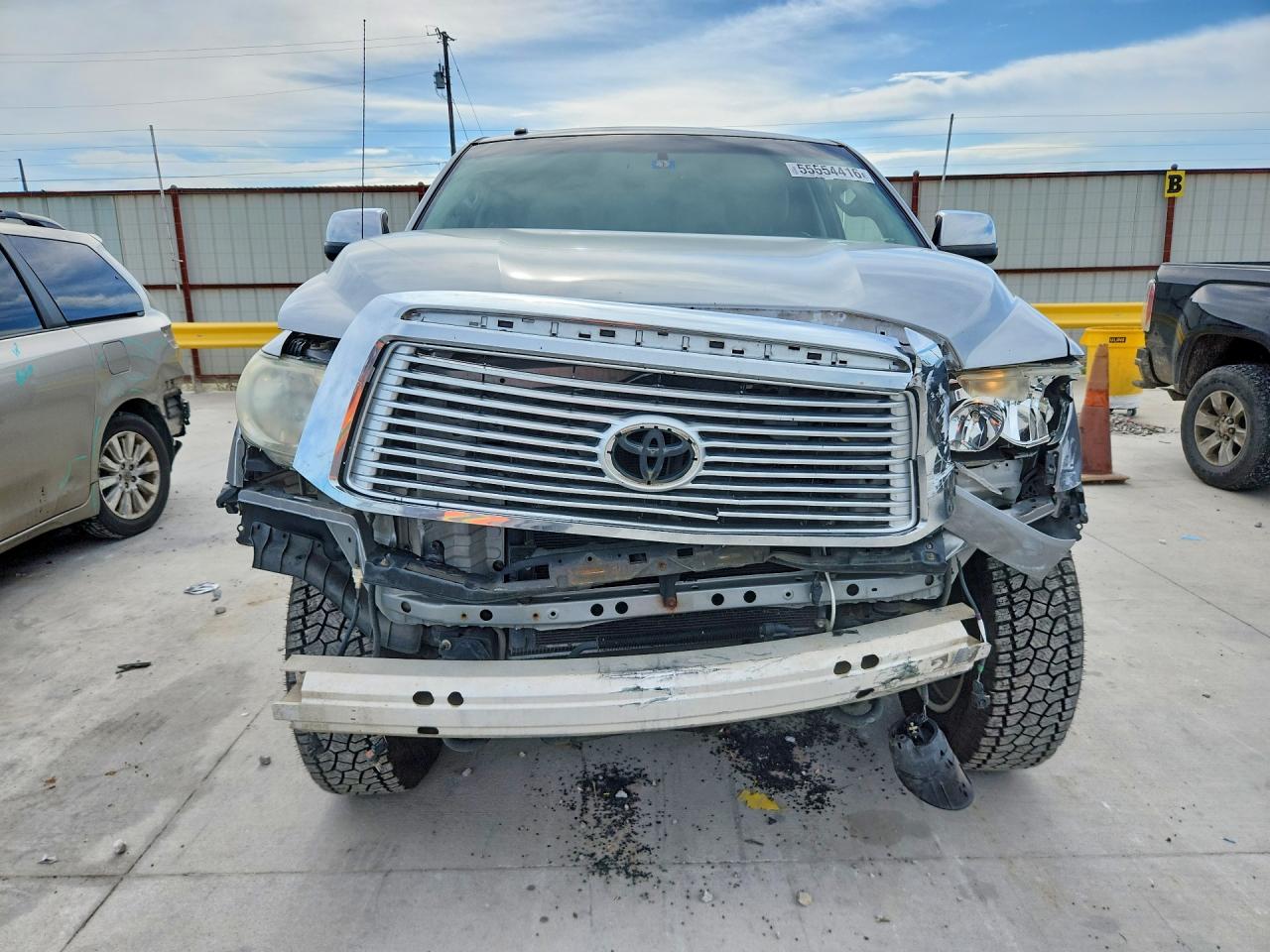 2012 TOYOTA TUNDRA CREWMAX LIMITED photo 9