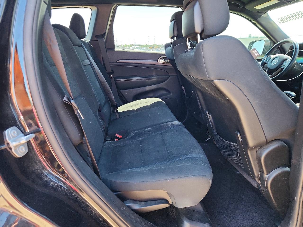 2015 JEEP GRAND CHEROKEE LAREDO photo 19