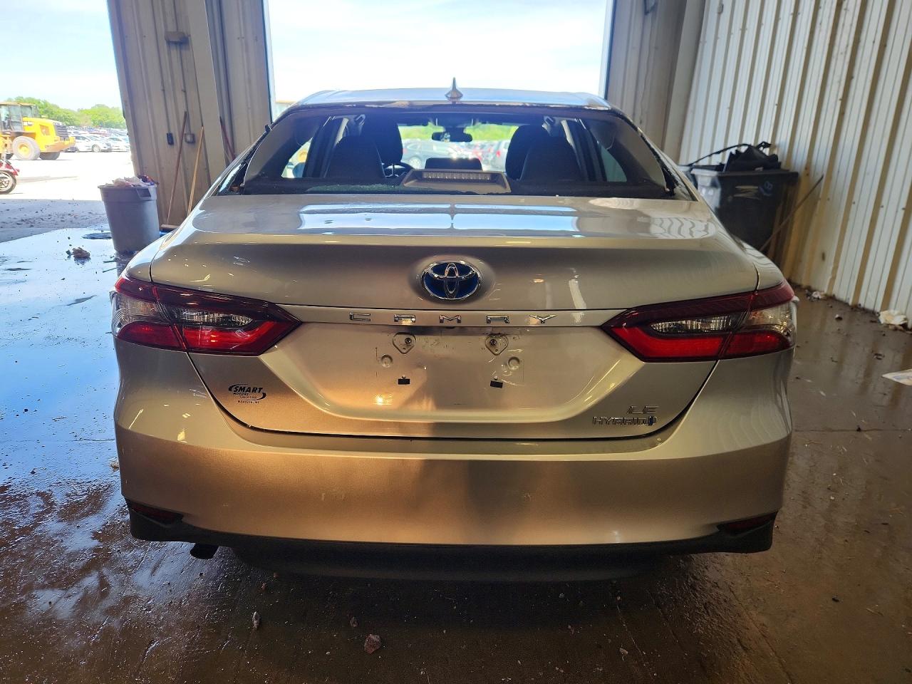 2021 TOYOTA CAMRY LE photo 11