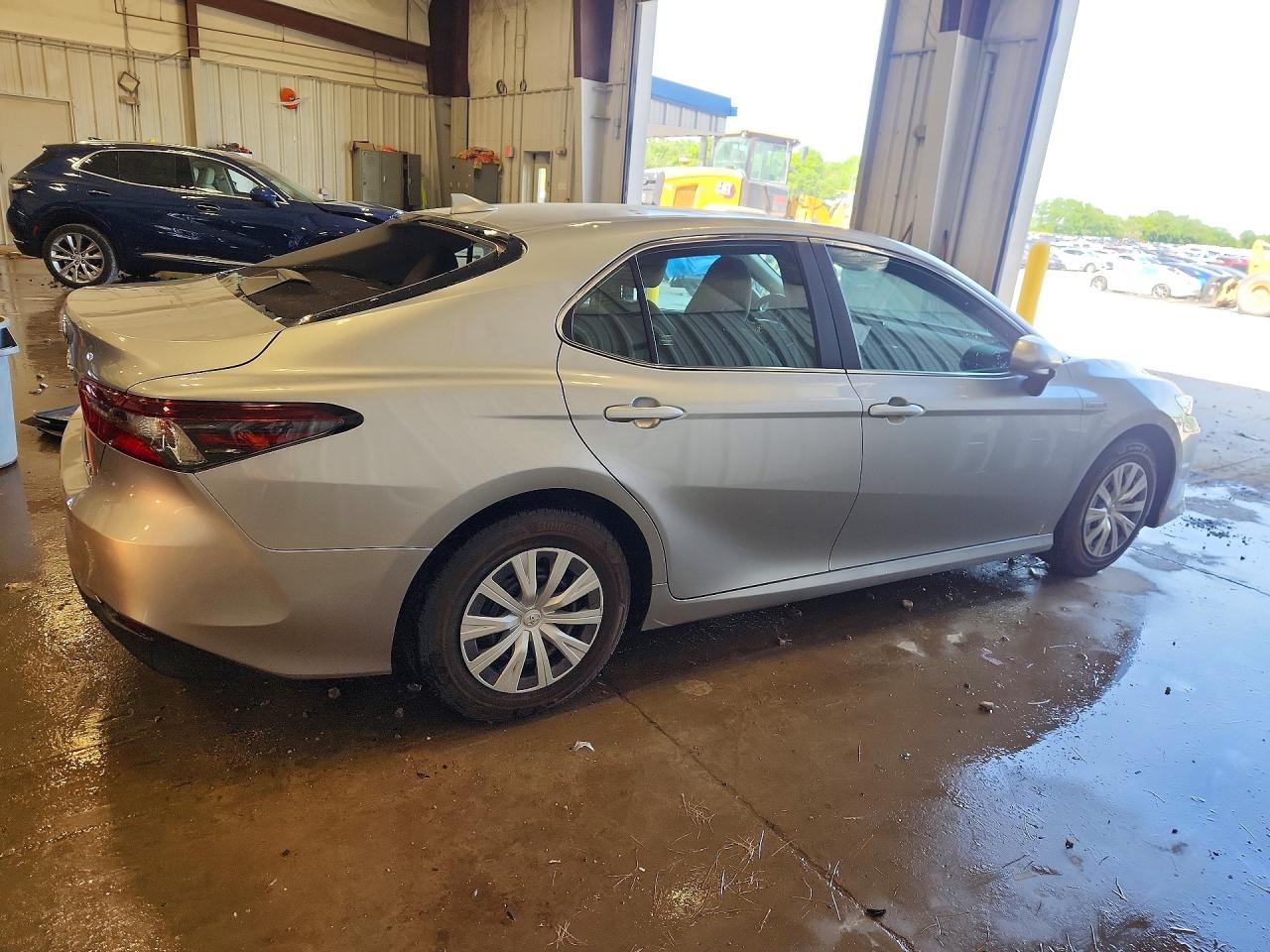 2021 TOYOTA CAMRY LE photo 5