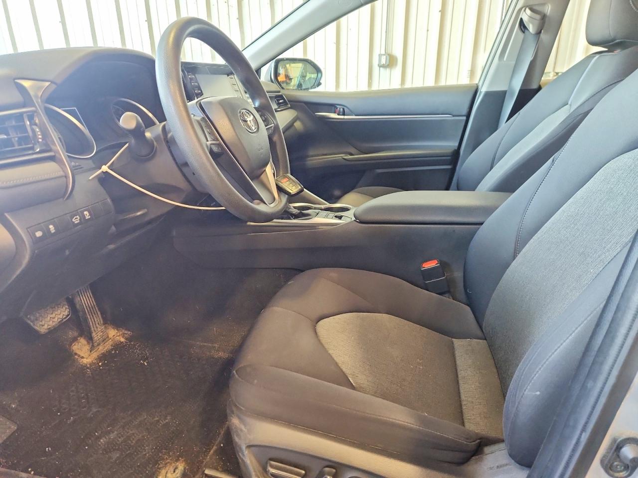 2021 TOYOTA CAMRY LE photo 13