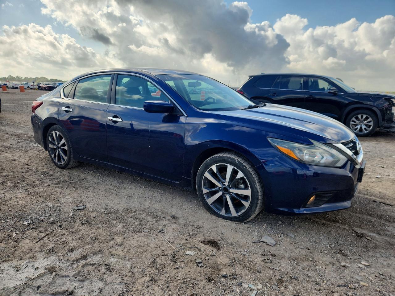 2017 NISSAN ALTIMA 2.5 SR photo 10