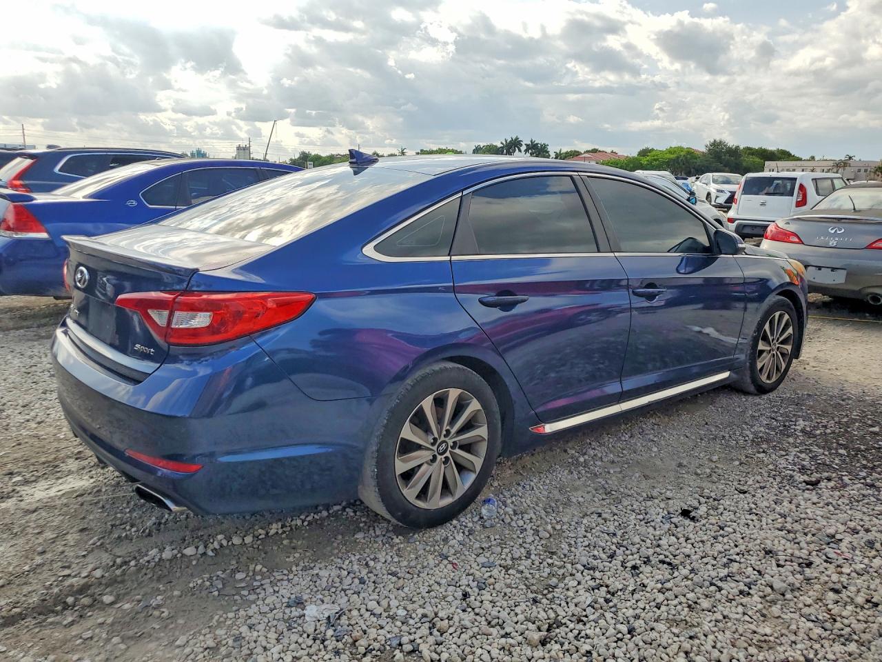 2015 HYUNDAI SONATA SPORT photo 7