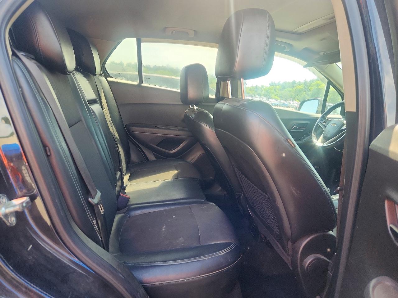 2015 CHEVROLET TRAX 1LT photo 28