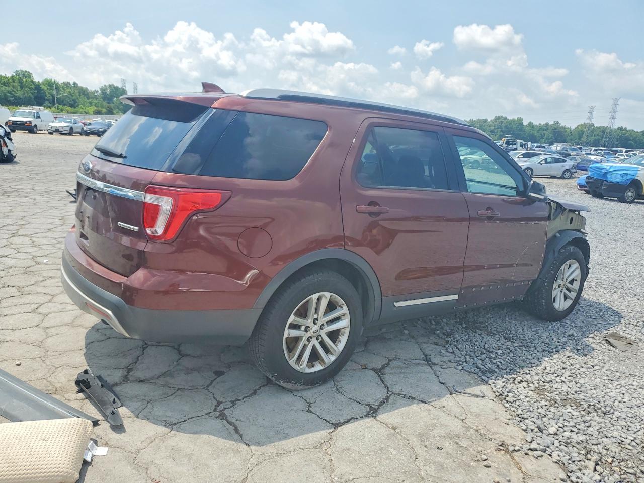 2016 FORD EXPLORER XLT photo 5