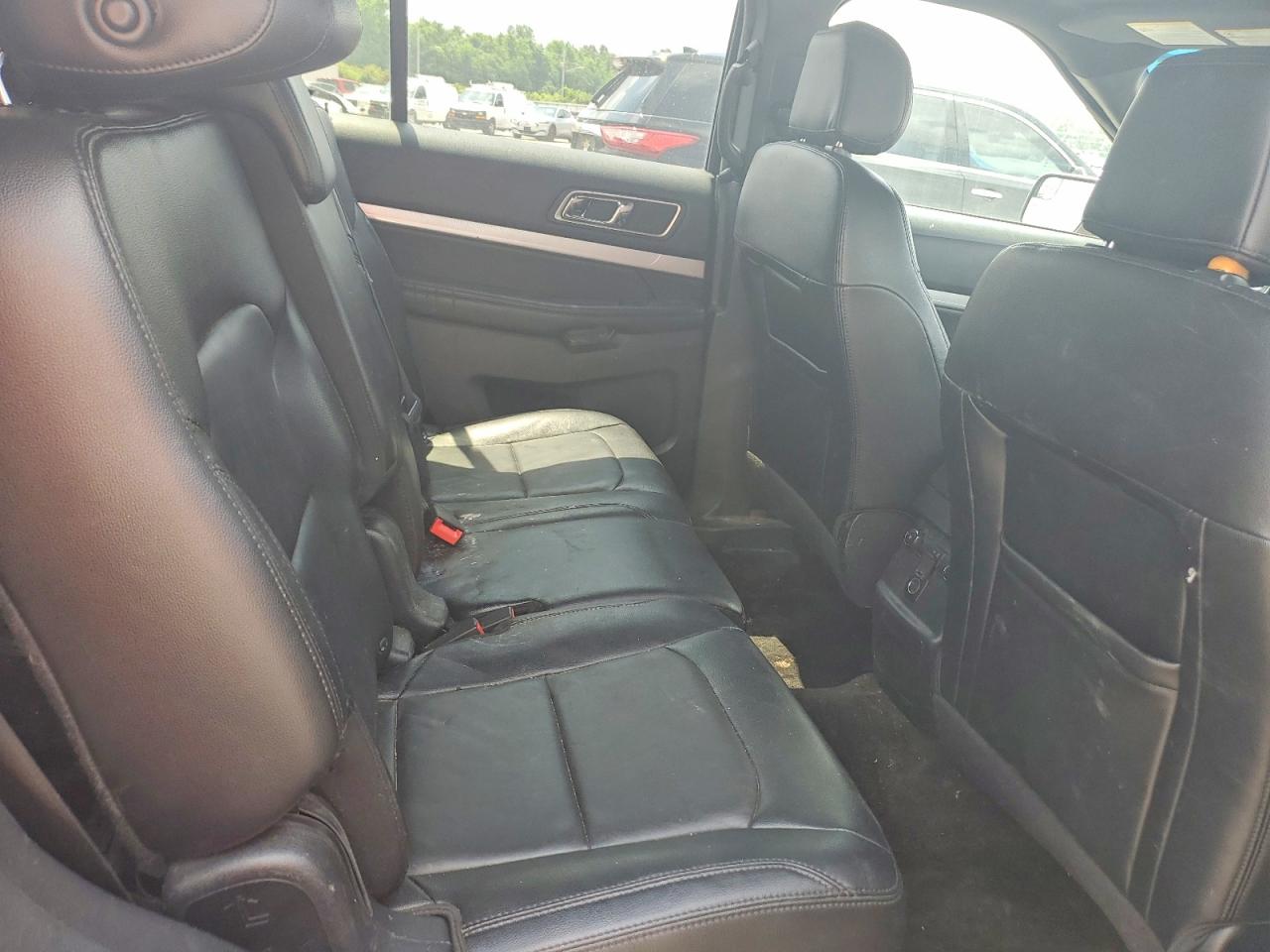 2016 FORD EXPLORER XLT photo 21